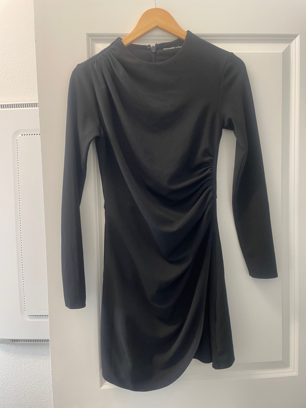 Abercrombie & Fitch Black Long-Sleeve Ruched Dress